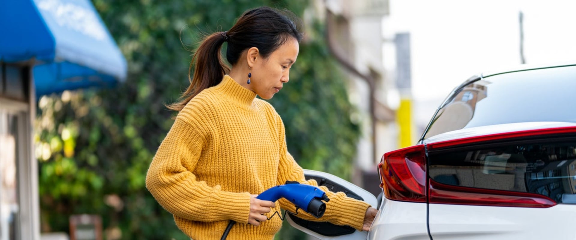 The Benefits of Investing in an Electric Car