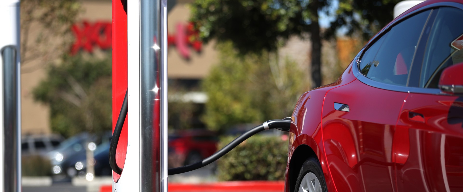 How Long Does It Take to Charge an Electric Car at a Charging Station?