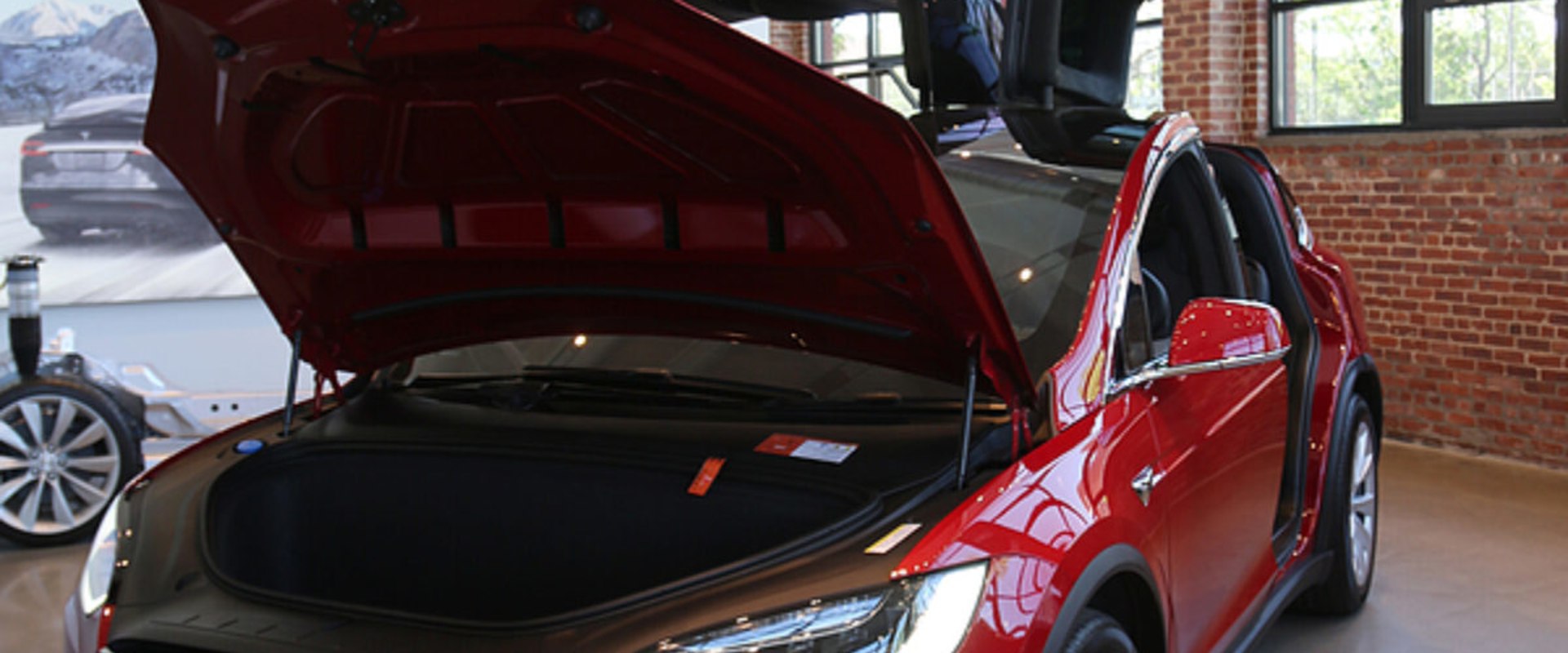 How Long Does a Tesla Car Battery Last?
