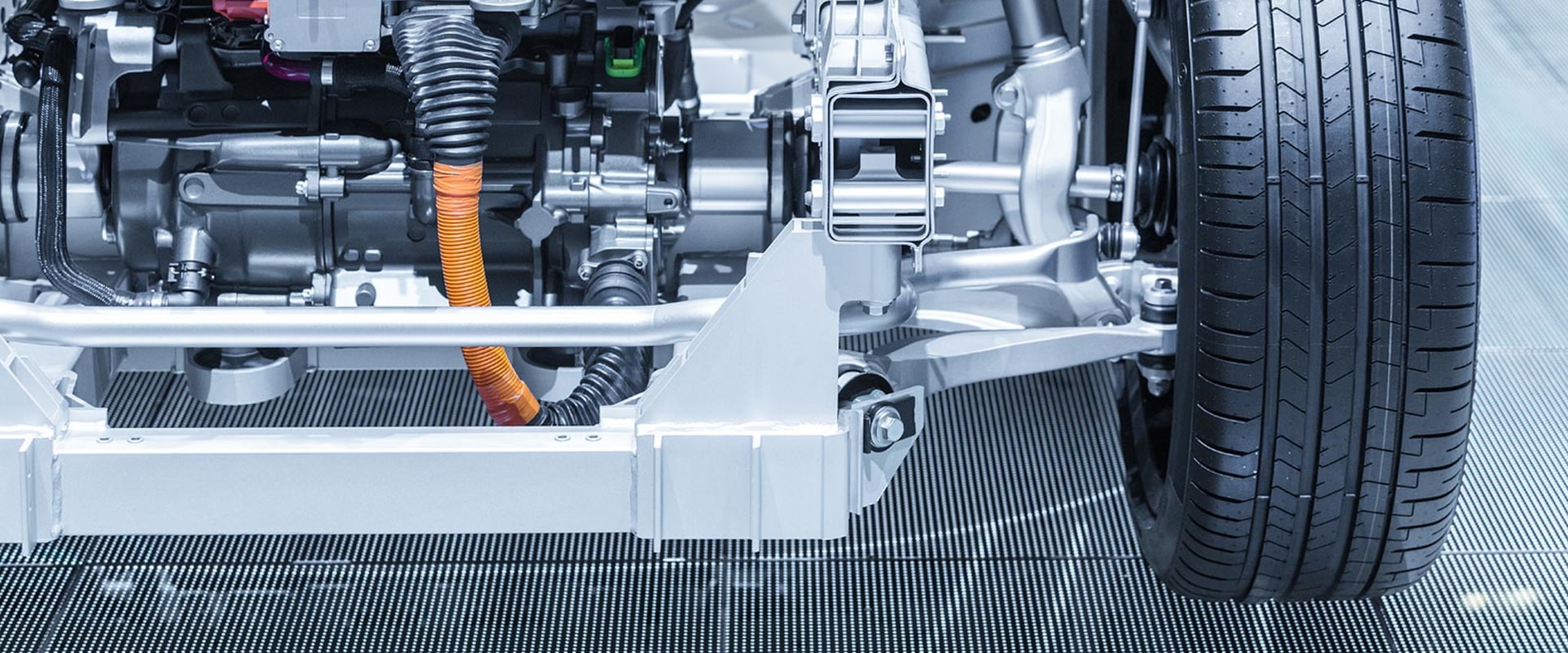 What is the Difference Between Hybrid and Electric Cars?