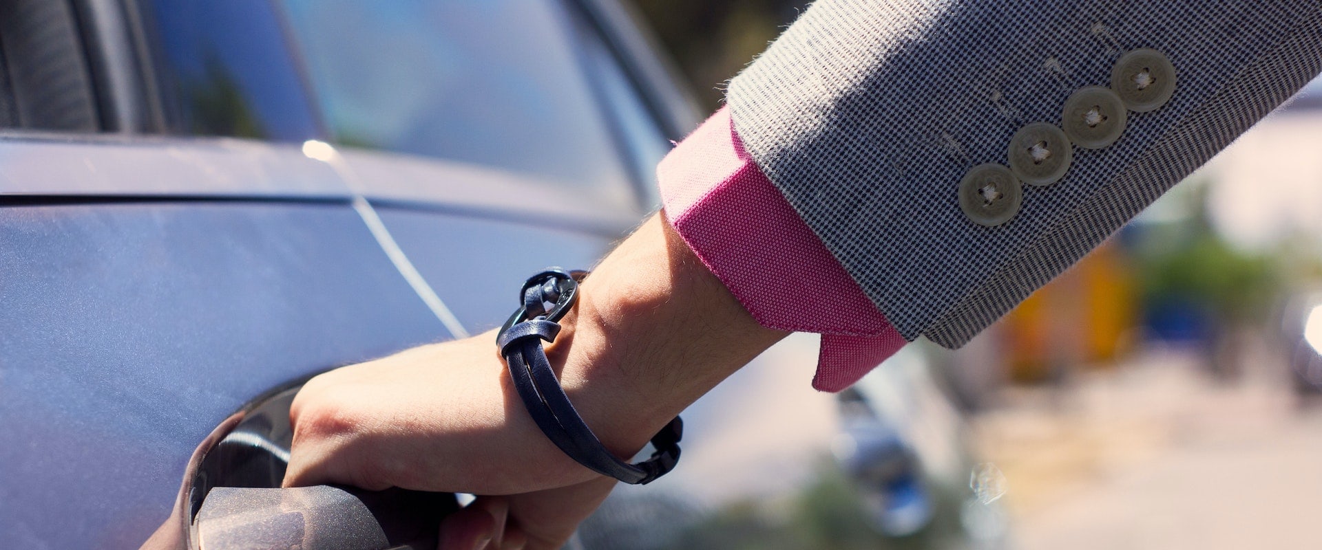 Emergency Locksmith Services In Aurora, CO: Unlocking Electric Cars Safely